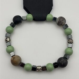Elegant Green and Silver Beaded Bracelet